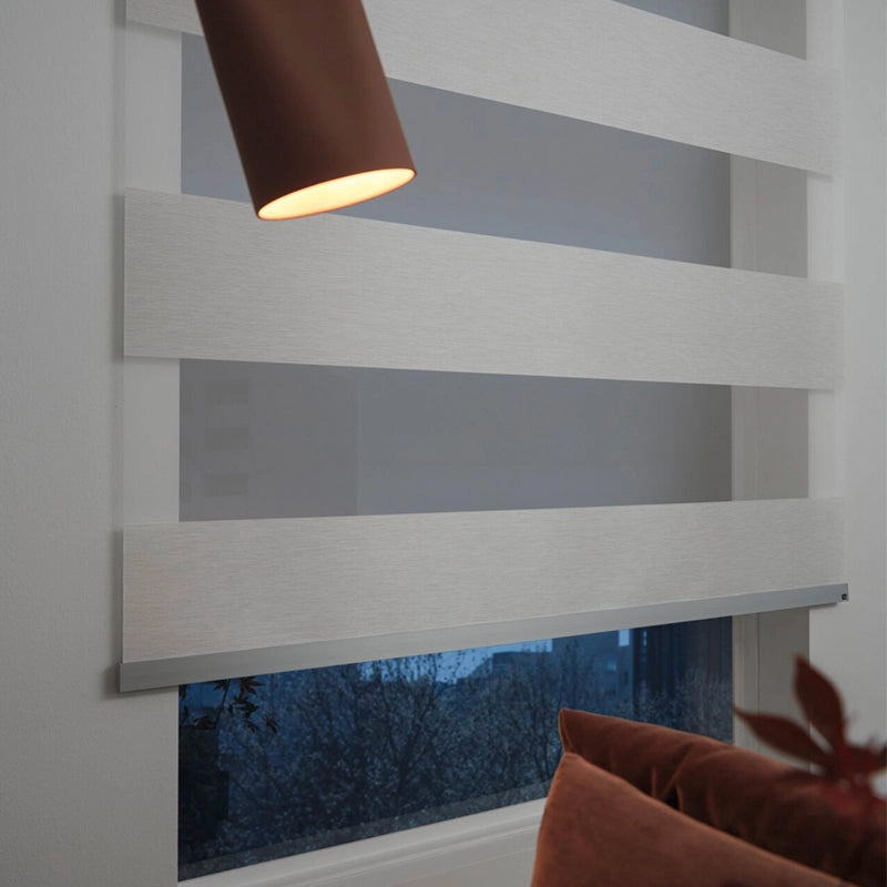 Avenue – modernes Design-Rollo nach Maß mit Querstreifen Glanzeffekt weiß, beige, silber, grau