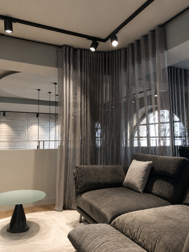 Interstil Cubus.2 W – moderne quadratische Wellenvorhangschiene zur Deckenmontage